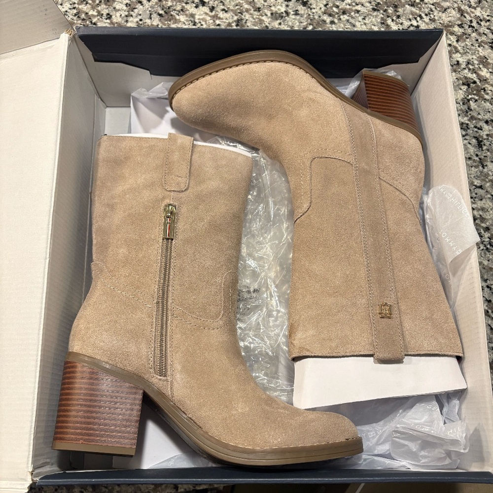 Tommy Hilfiger Women's Theal Mid Shaft Cowboy Boots